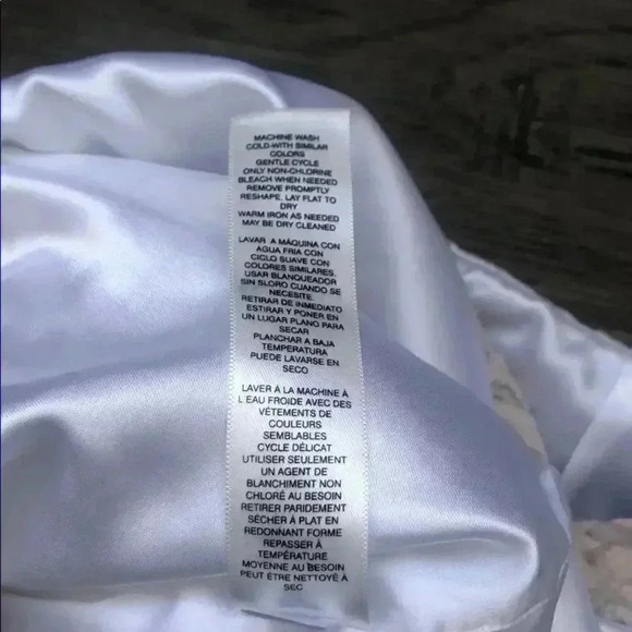 🌸3/$30🌸WHITE House| Black Market | Striped cream and white laced pencil  skirt - Picture 9 of 11